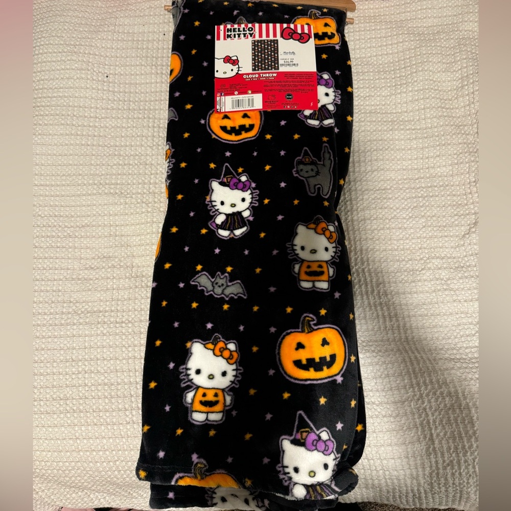 Hello Kitty Halloween Blanket NWT